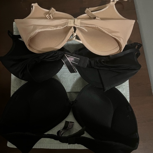 Victoria’s secret Bombshell bras - Picture 3 of 3